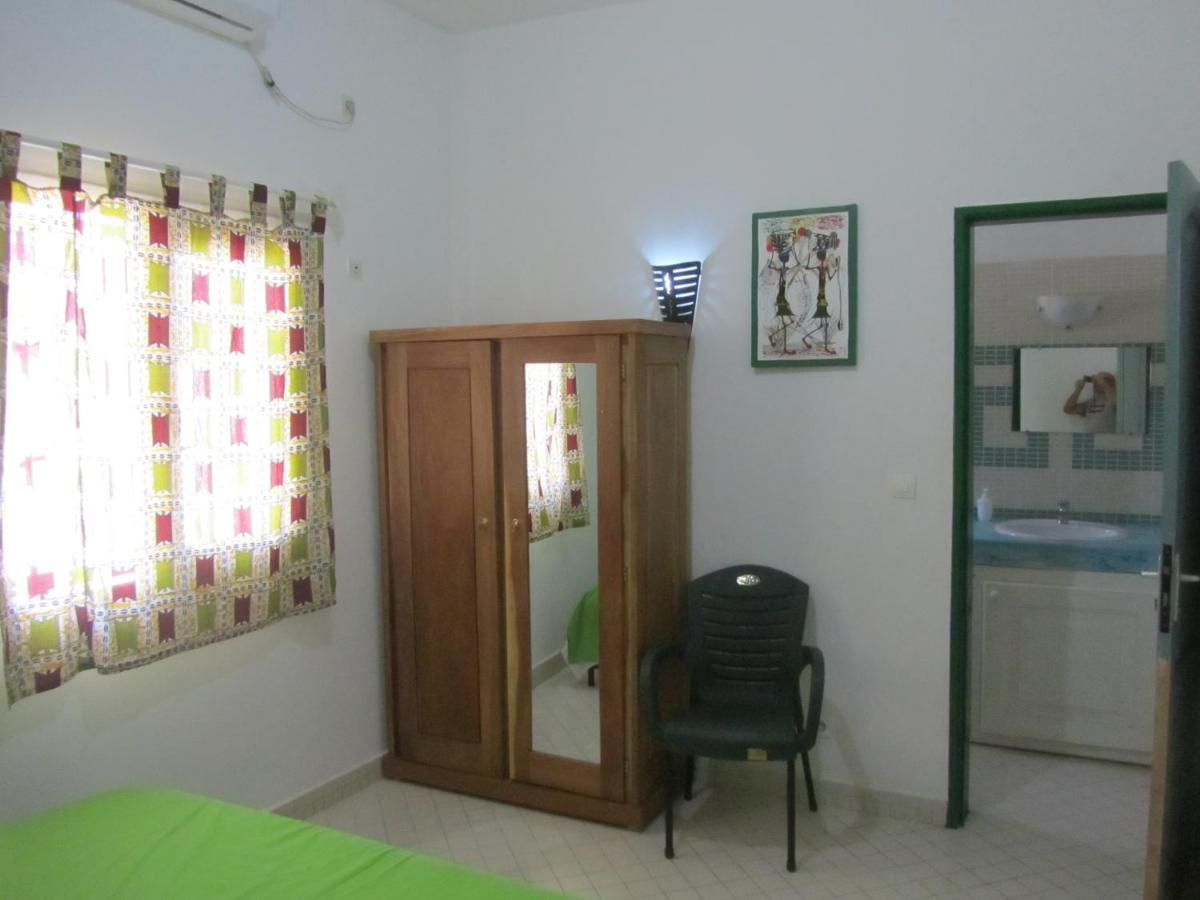 Keur Diam - Maison De La Paix Saly Portudal Bagian luar foto