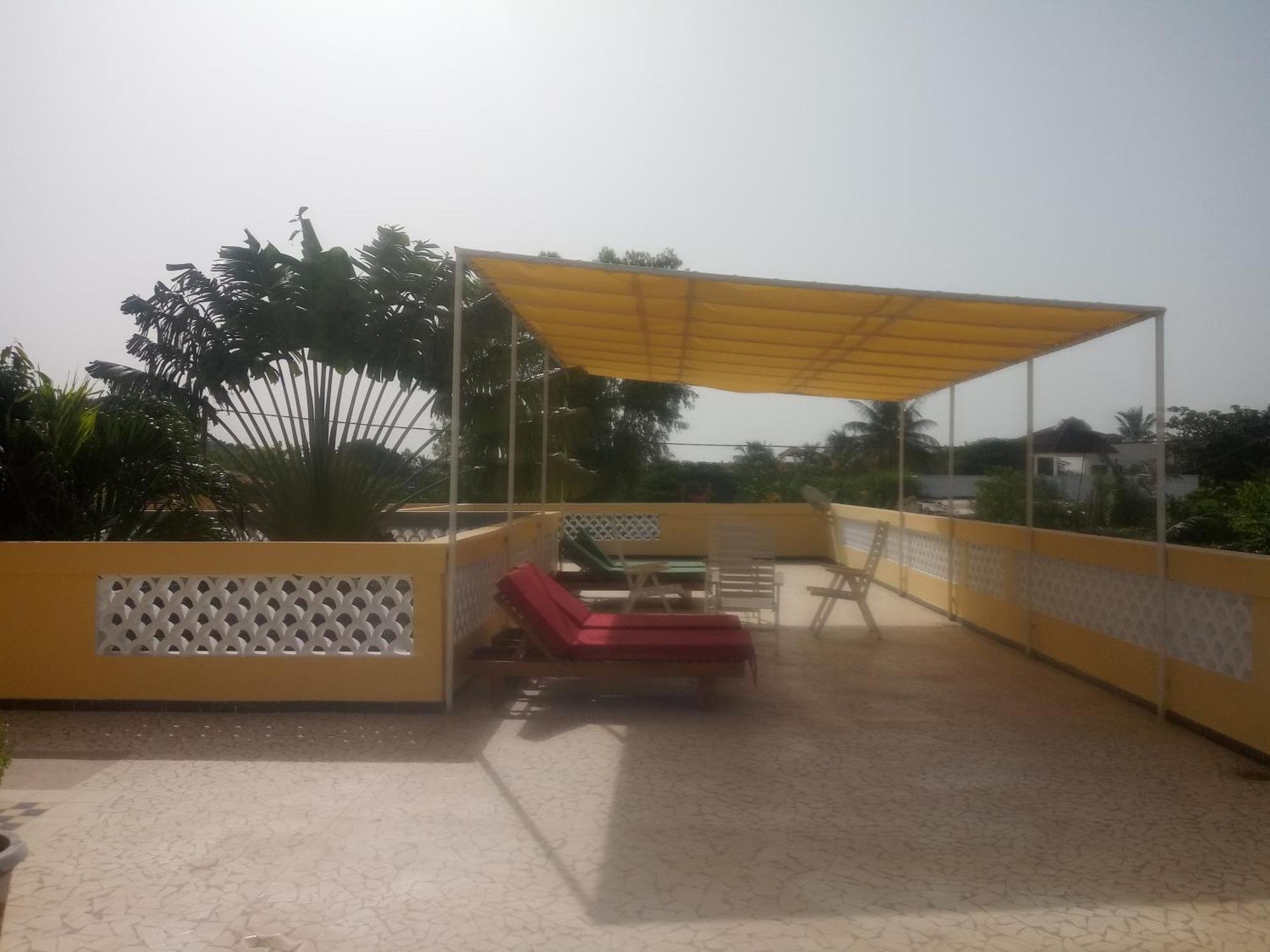 Keur Diam - Maison De La Paix Saly Portudal Bagian luar foto