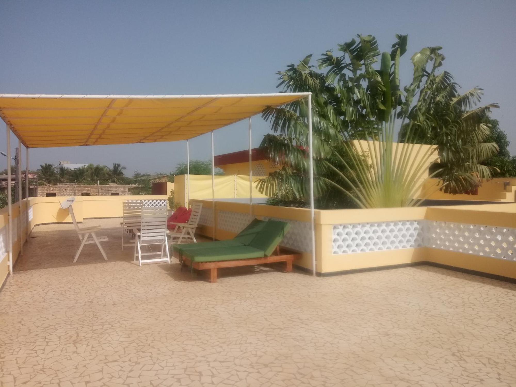 Keur Diam - Maison De La Paix Saly Portudal Bagian luar foto